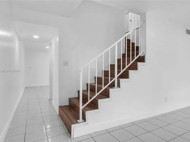 2 Meacham Ln, Tamarac FL 33319