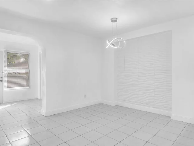 2 Meacham Ln, Tamarac FL 33319