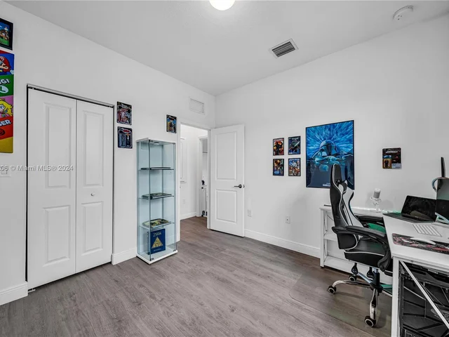 437 NW 204th St, Miami Gardens FL 33169