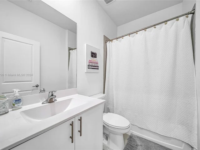 437 NW 204th St, Miami Gardens FL 33169