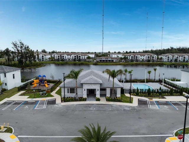 437 NW 204th St, Miami Gardens FL 33169