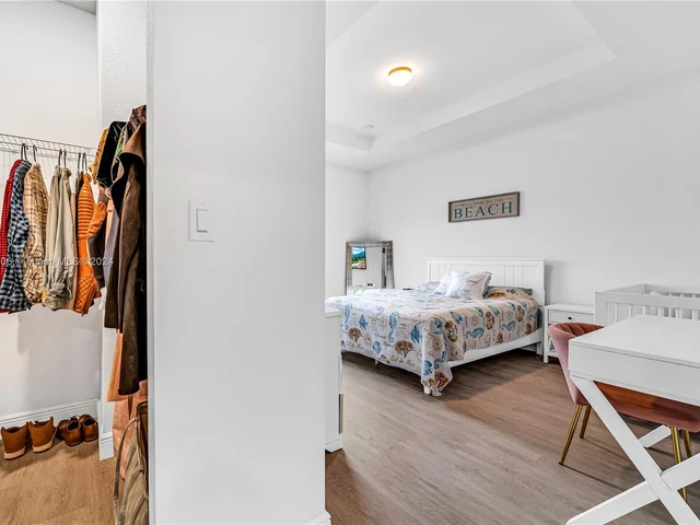 437 NW 204th St, Miami Gardens FL 33169