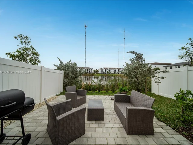 437 NW 204th St, Miami Gardens FL 33169