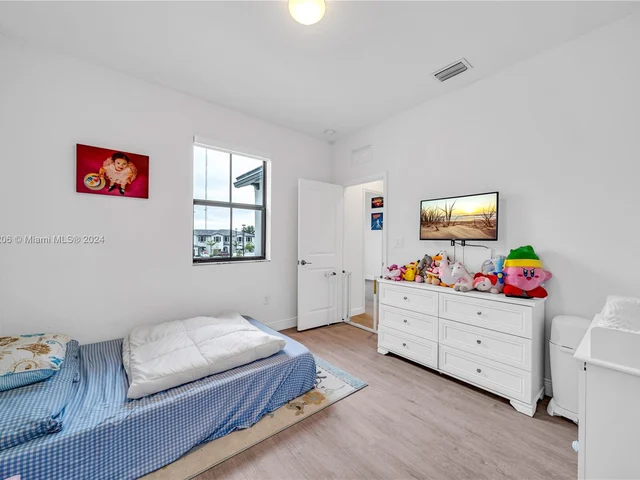 437 NW 204th St, Miami Gardens FL 33169