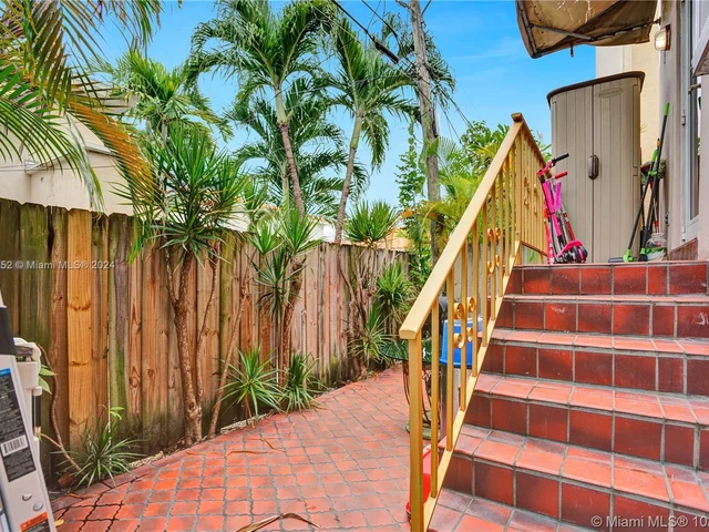 8962 Collins Ave # 1, Surfside FL 33154