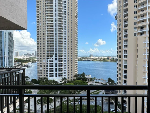 540 Brickell Key Dr # 1816, Miami FL 33131