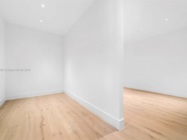 5996 SW 102nd St, Pinecrest FL 33156