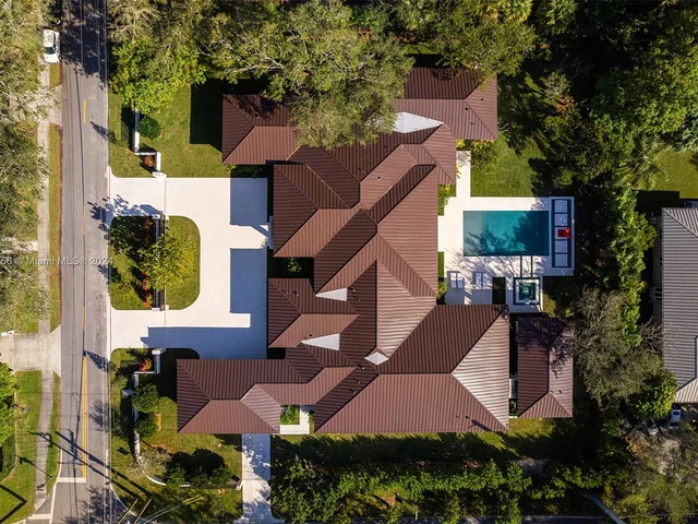 5996 SW 102nd St, Pinecrest FL 33156