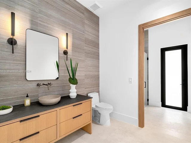 5996 SW 102nd St, Pinecrest FL 33156