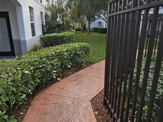 785 SW 148th Ave # 1402, Sunrise FL 33325