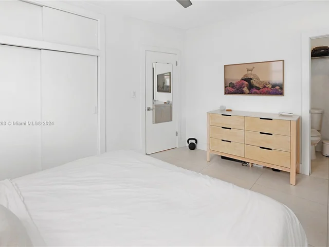 927 N 14th Ave, Hollywood FL 33020