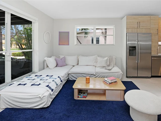 927 N 14th Ave, Hollywood FL 33020