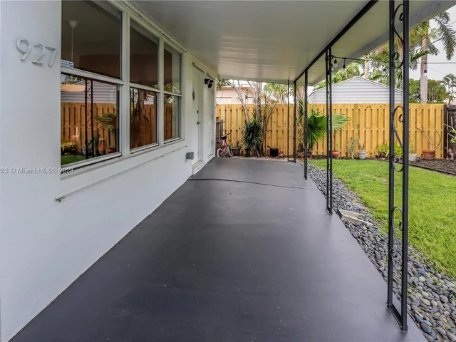 927 N 14th Ave, Hollywood FL 33020