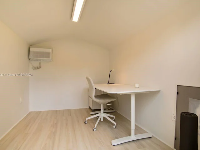 927 N 14th Ave, Hollywood FL 33020