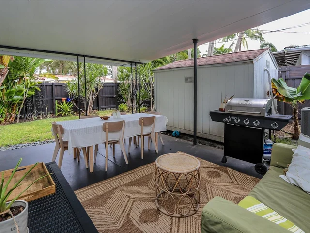 927 N 14th Ave, Hollywood FL 33020