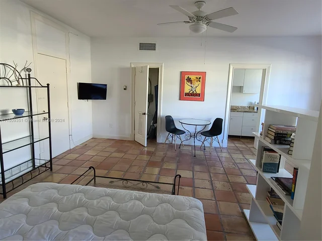 900 16th St # 109, Miami Beach FL 33139