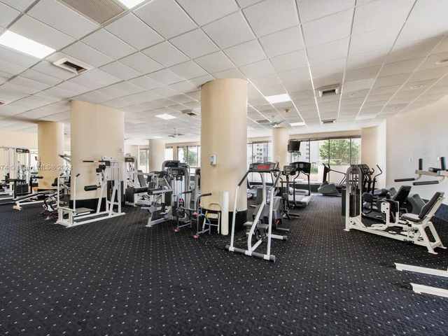 1800 NE 114th St # 607, Miami FL 33181