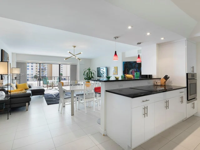 1800 NE 114th St # 607, Miami FL 33181