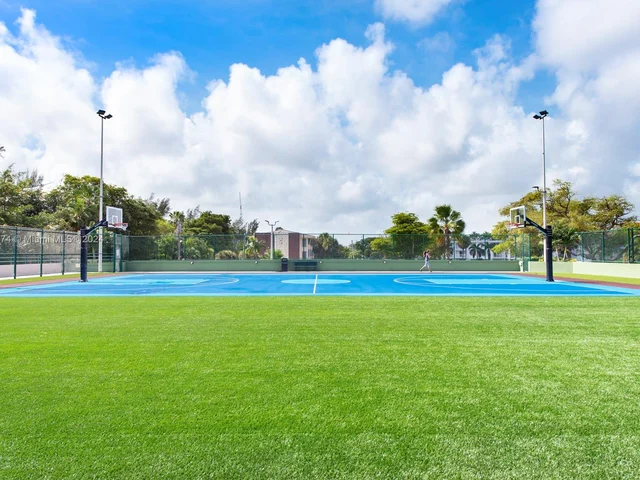 1800 NE 114th St # 607, Miami FL 33181