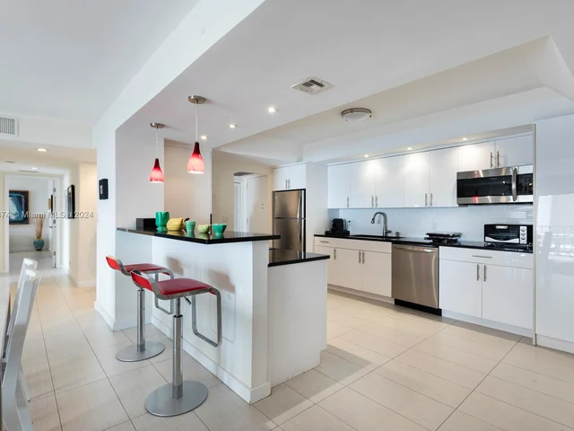 1800 NE 114th St # 607, Miami FL 33181