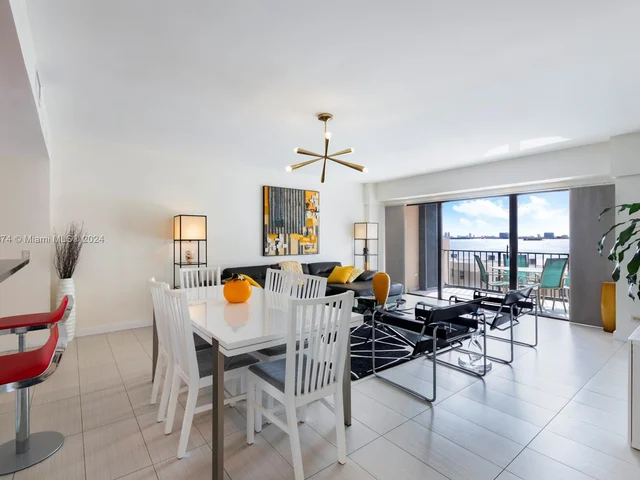 1800 NE 114th St # 607, Miami FL 33181