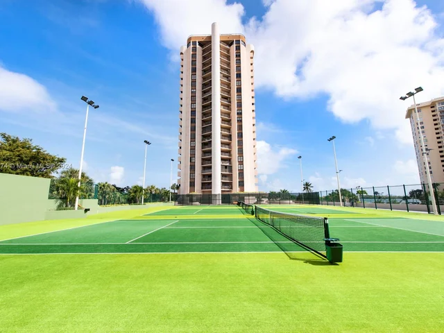 1800 NE 114th St # 607, Miami FL 33181