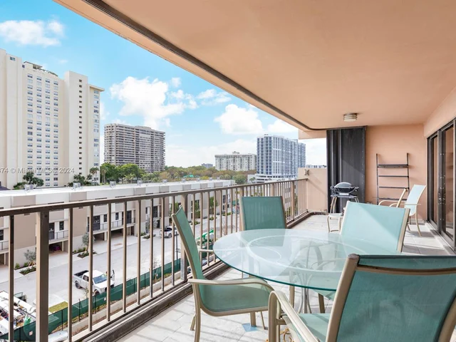 1800 NE 114th St # 607, Miami FL 33181