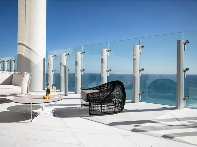 18501 Collins Ave, Sunny Isles Beach FL 33160