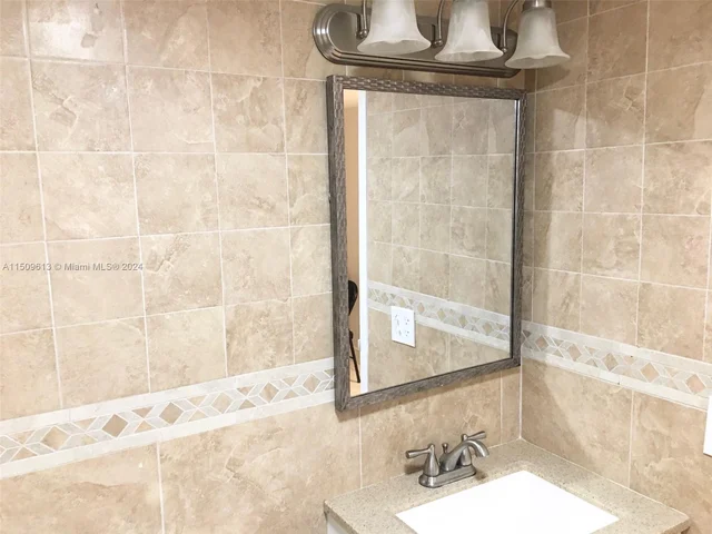 3002 NE 5th Ter # B, Wilton Manors FL 33334