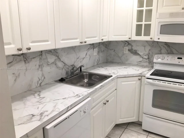 3002 NE 5th Ter # B, Wilton Manors FL 33334