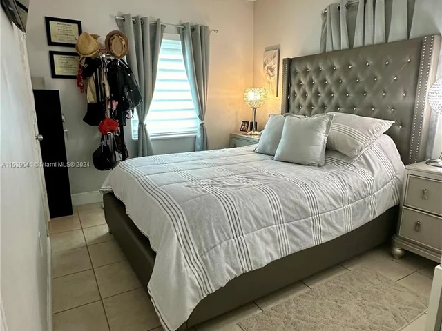 14901 Polk St, Miami FL 33176