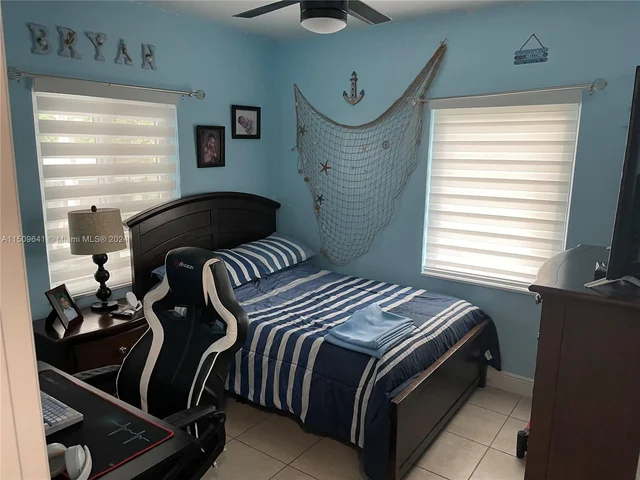 14901 Polk St, Miami FL 33176