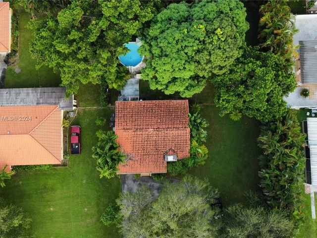 217 Iroquois St, Miami Springs FL 33166