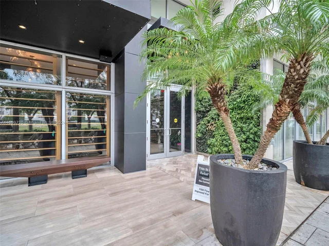 3470 E Coast Ave # H1902, Miami FL 33137