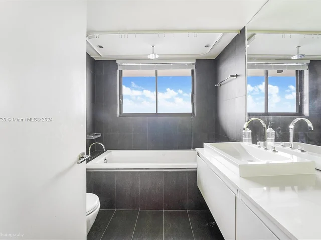 1000 Venetian Way # 1703, Miami Beach FL 33139