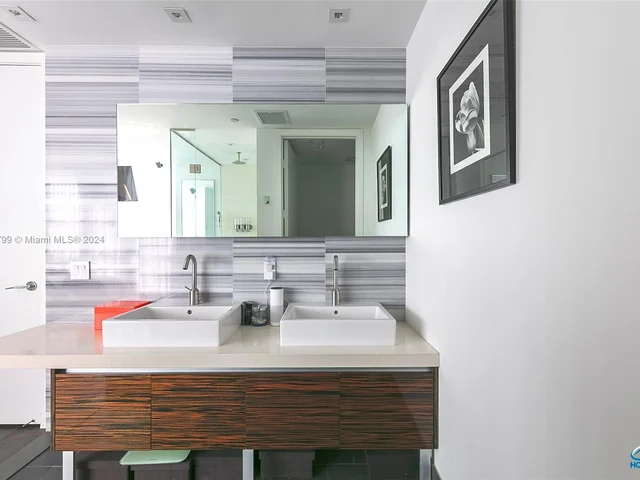 1100 Biscayne Blvd # 1603, Miami FL 33132