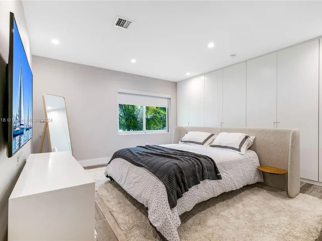 7630-B NE 8th Ave -B, Miami FL 33138