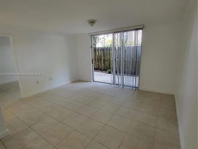 1740 NW N River Dr # 125, Miami FL 33125