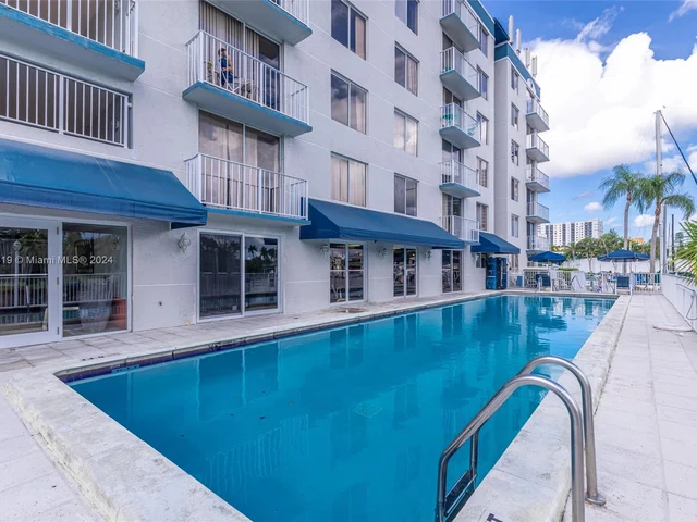 1740 NW N River Dr # 125, Miami FL 33125