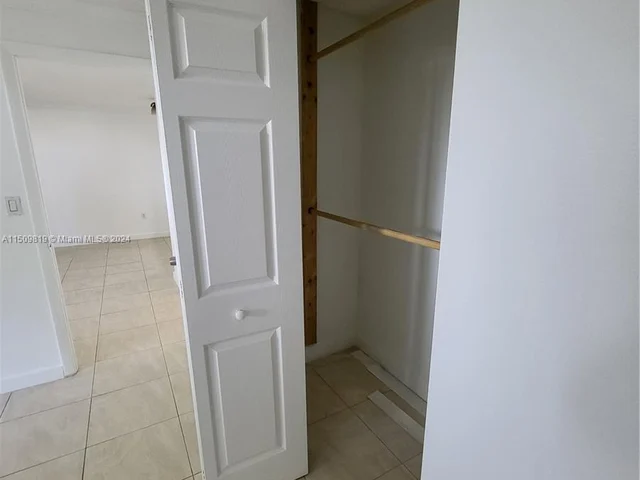 1740 NW N River Dr # 125, Miami FL 33125