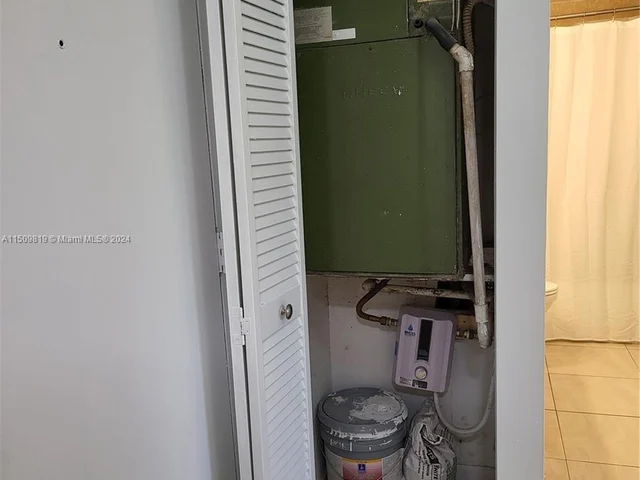 1740 NW N River Dr # 125, Miami FL 33125