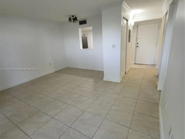 1740 NW N River Dr # 125, Miami FL 33125