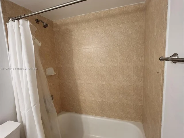 1740 NW N River Dr # 125, Miami FL 33125