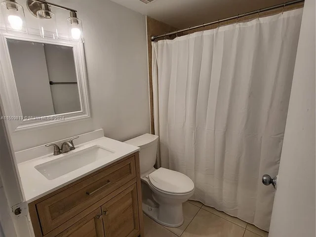 1740 NW N River Dr # 125, Miami FL 33125