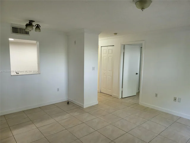 1740 NW N River Dr # 125, Miami FL 33125
