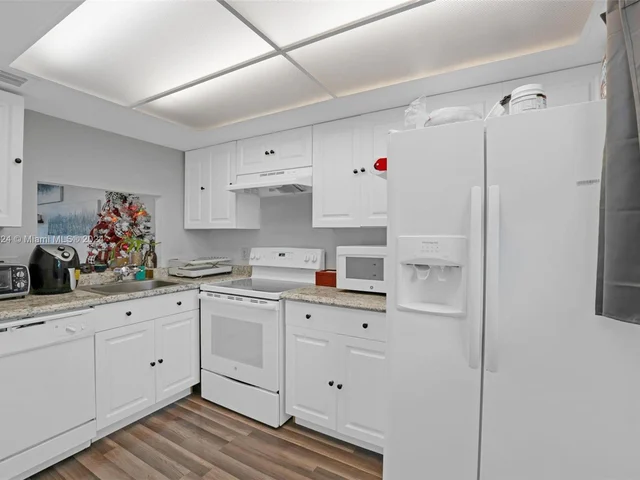 113 Royal Park Dr # 3G, Oakland Park FL 33309