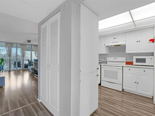 113 Royal Park Dr # 3G, Oakland Park FL 33309