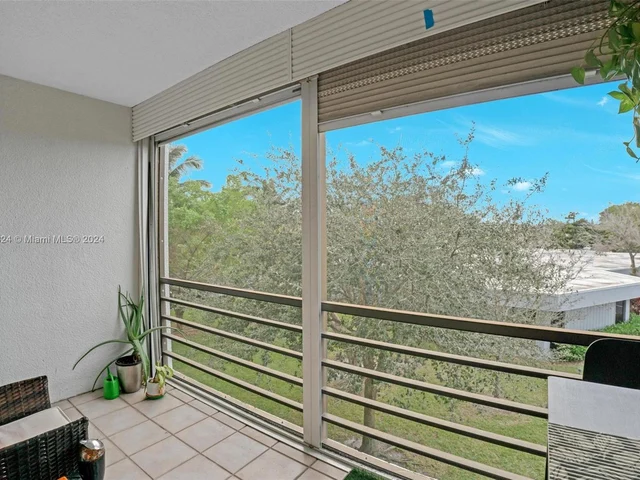 113 Royal Park Dr # 3G, Oakland Park FL 33309