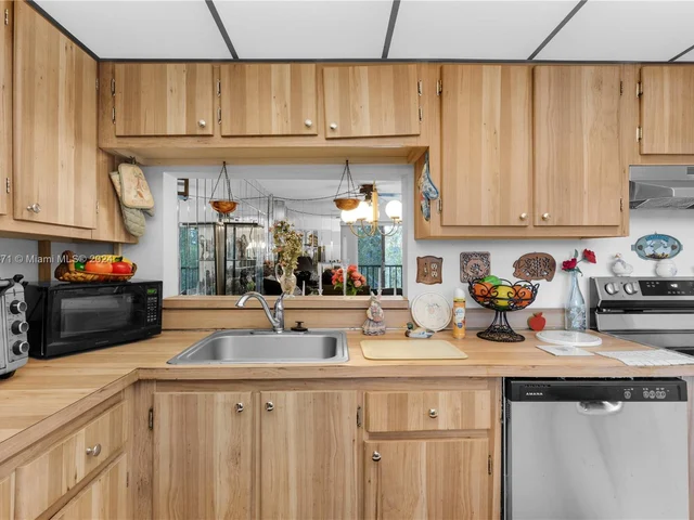 8415 SW 107th Ave # 309W, Miami FL 33173