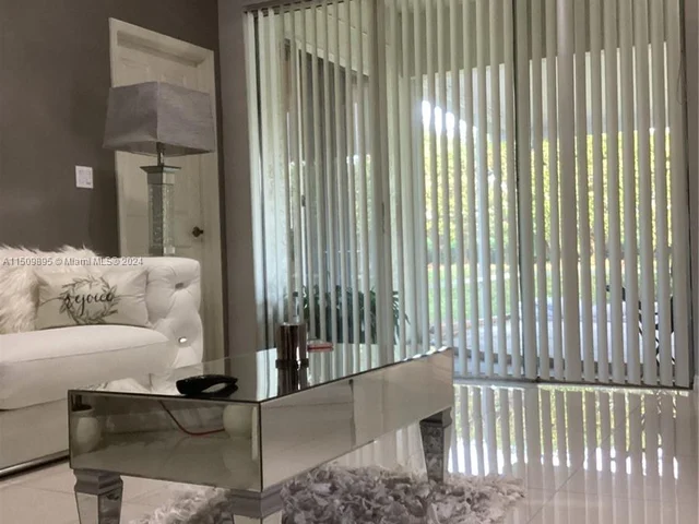 2685 SE 4th Pl, Homestead FL 33033